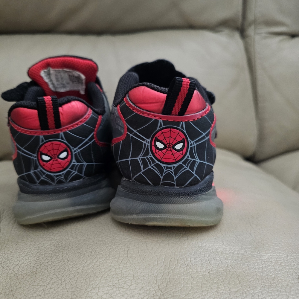Marvel Spider-Man Kids Sneakers - Black and Red